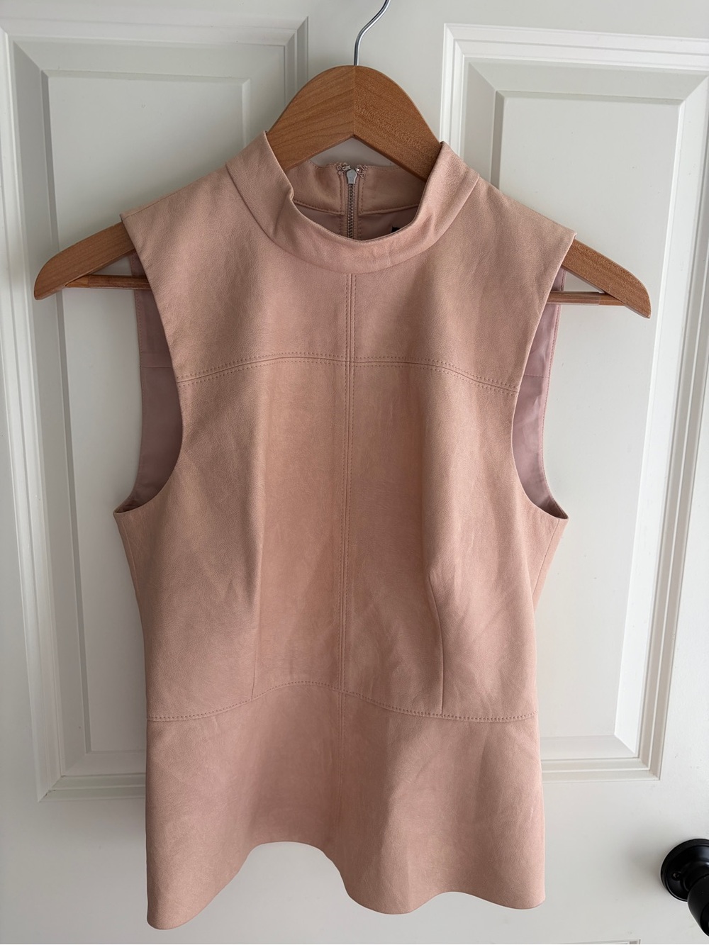 BCBGMaxAzria Sleeveless Mock-Neck Faux Leather in Blush size 2. Fully lined. - Picture 3 of 13